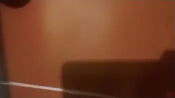 La cuñada de vacaciones viene b. al hotel después de la fiesta (1)