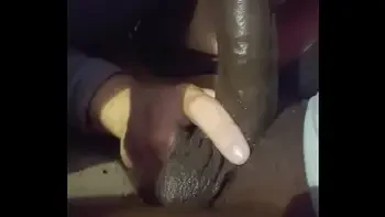 Amateur white girl sucks BBC in car