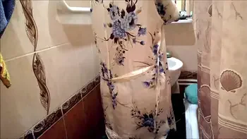 HOME GLORYHOLE:BROTHER MESSED UP YOUR GIRL WITH STEPSISTER IN THE BATHROOM