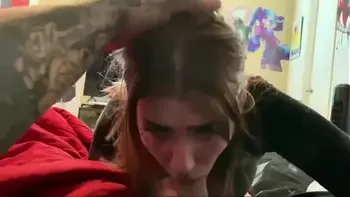 Excitante chica tatuada con una hermosa vagina