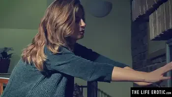 Horny girl's big tits jiggle as she fingers both holes at once