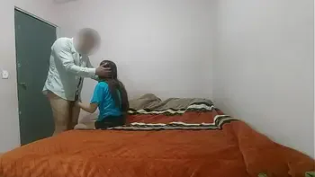 Fucking with a teen girl from a marginal colony without a condom, for a few cans per kilo - Damn old man takes advantage of the teen girl poverty, real landlord, not fake