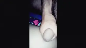 ENTRO al cuarto de MI esposa LE DOY DURO Y PROFUNDO hasta CORRERME y batirle el SEMEN EN SUS GRANDES NALGAS (NO SE DA CUENTA)