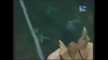 YouTube Iss jungle se mujhe bachao Negar khan Bikini Bath Hot Negar khan in biki