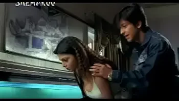 Sexy Indian Bitch Actress shows her desi boobs