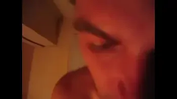 Francaise se fait baiser pas son mec et un copain