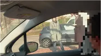 Dick Flash Car . La Slut Sticks Her Hand In And Makes Me Enjoy