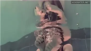 Frances Naughty Girl Emie Amfibia Swims Nude For You