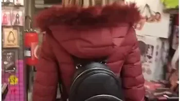 Little Angel In Baisee Dans Un Sexshop De Nantes - Avec Le Journal Du Hard !