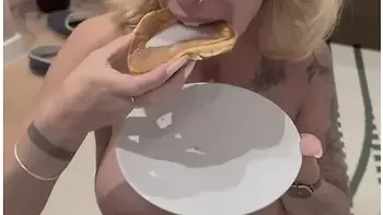 Little Angel In I Welcome The New Neighbor With My Ass And Pancakes