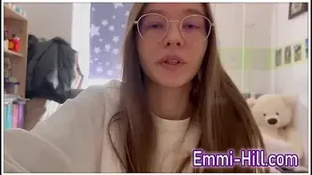 Teen 18+ Hardcore Finger Fucks Herself! Squirt!