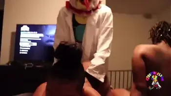 Fucking my GF while her friend watches lifetime