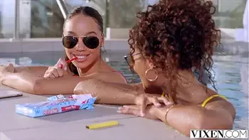 VIXEN Temptresses Alexis & Scarlit have hottest threesome