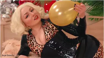 Arya Grander In Compilation Of Air Ballons Latex Fetish Video