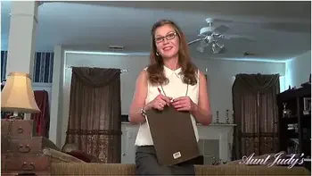 Judys - 43yo Full Bush Milf Isabella Is Your New Secretary