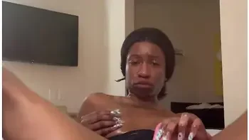 Oiled Up Ebony Finally Squirts