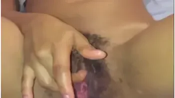 Black Girl Rubs Her Clit Until She Busts
