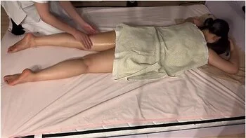 Oil Massage For A New Wife With A Nice Body Shooting The Massage Scenery From Changing Clothes