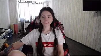 Girl Talk To Her Stepmother And Masturbat Same Time(chaturbatesexy B0rsch)