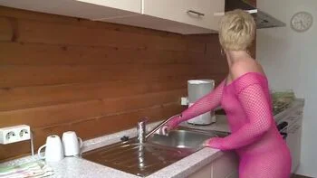 Madison May Surprised by Huge 25cm Cock Fucking Her Big Tits