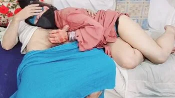 South African Muslim Couple Anal Fuck - Hijab Girl Takes Big Dick in Cowgirl Position