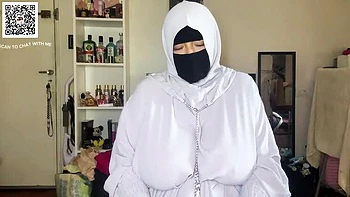 Bubblesincollege American Teen in Hijab Fucks with Huge Natural Tits and Makes You Cum
