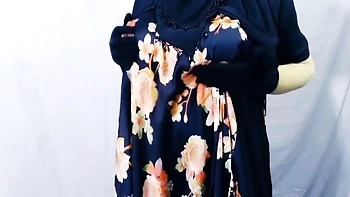 Muslim Hijabi Beautiful Housewife Fucking With Neighbor - With Clear Hindi Audio