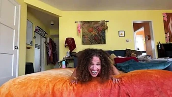 Amateur MILF VibeWithMommy Queefing Talents - Epic Headstands, Booty Clapping & Flexible Positions