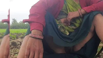 Desi Bhabhi Big Ass Doggy Style Outdoor Sex on Farm with Sukunmi