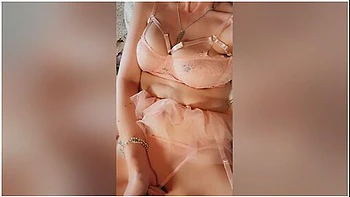 Solo Wife Grinds Her Perfect Wet Pussy For The Neighbours When Cuck Husband Goes To Work