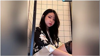 Msbreewc Gives A Blowjob In A Kimono