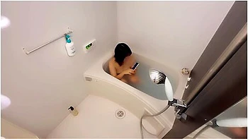 彼女のお風呂を覗いてたら我慢てきなくなって生挿入ししまった素人/絶頂/おっはい/美少女