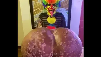 Victoria Cakes give Gibby The Clown a great birthday present