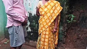 Komal Aunty Hot Indian Desi Fucked Hard by Trilokinath in Hindi