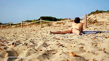 Porno Avec Alissa Montrant Stepson Corps Nu A La Plage