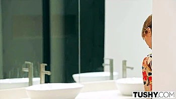 Stunning Kelly Collins In Her Exclusive Assfucking Debut!