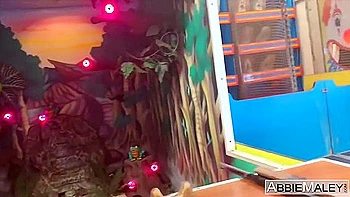 Blowjob At The Beach - Riley Reid