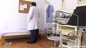 Leaked voyeur recording of naked sporty female on her gyno exam