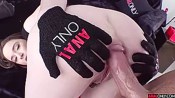 Hazel Es Una Perra En Celo