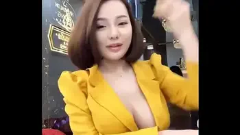 Sexy Vietnamese Cô ấy là ai?
