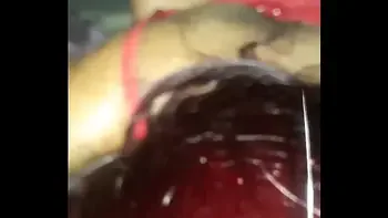 Casada depois de uma festa faz sexo com os amigos do corno e gozão dentro dela