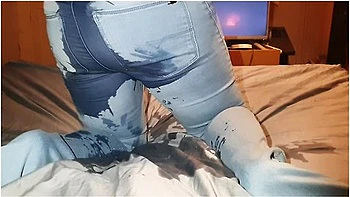 Alice - Pissing Myself In Jeans. Why Get Out Of Bed To Pee When Your Comfy?