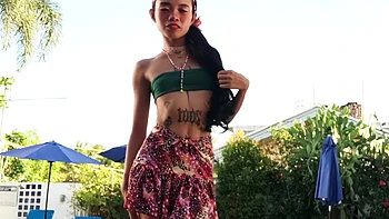 Teen 18+ Footjob Makes Giant Cock Cum On The Feet