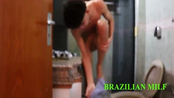A Minha Madrasta Me Olha No Banho E Pede Pra Foder Sem Camisinha (video Completo No Red/sheer) - Erick Rosa