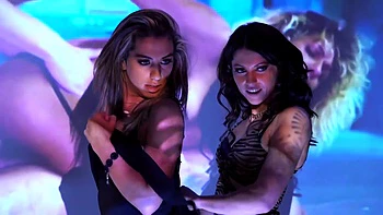 Angy finds in Luna an ideal sensual play partner... - Jacquie et Michel TV