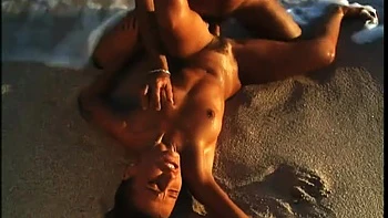 Melanie Has Hardcore Oral and Anal Sex on the Beach with Her Man - Private Porn Sex Videos