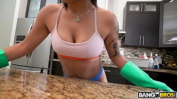 Maid Squirts on That Dick