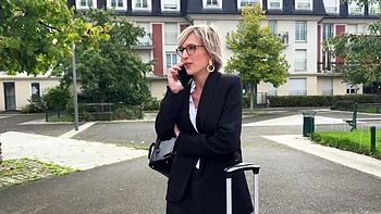 For Lexie, any experience is worth taking! - Jacquie et Michel TV