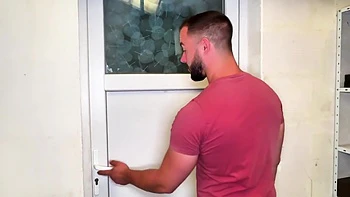 Alva discovers the clairvoyant talents of the surprising Amy… - Jacquie et Michel TV