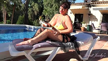 Devon Masturbates While Sunbathing